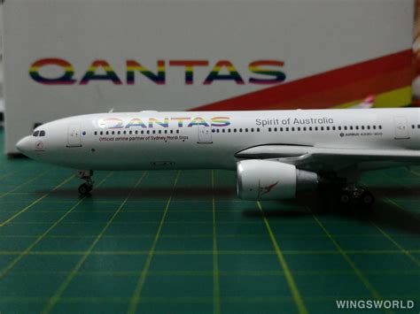 Phoenix 1 400 Airbus A330 300 Qantas 澳洲航空 PH04128 VH QPJ RainbowRoo的照片