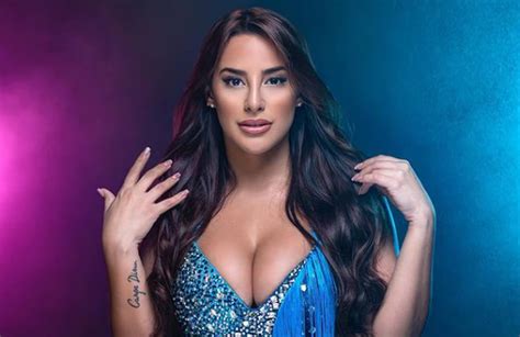 Kimberly Loaiza Modelo Y Ex Participante De Combate Deja A Sus