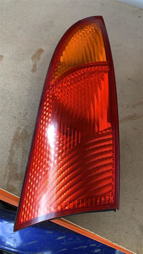 Ford Focus Left Taillight Lr Hatch In Body 01 01 06 05 01 02 03 04 05 Mmm Auto Centre