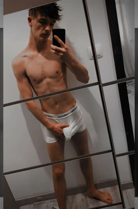 Bored 3 Nude Pics XHamster