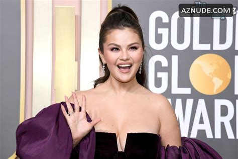 Selena Gomez Sexy Flashes Off Her Tempting Boobs At The 80th Annual Golden Globe Awards In