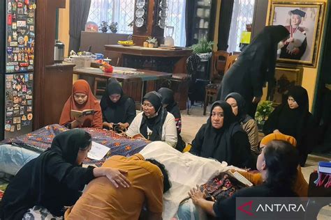 Artis Dan Politikus Marissa Haque Tutup Usia ANTARA News