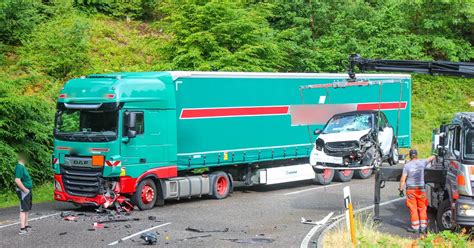 Verletzter Autofahrer Nach Unfall Bei Dobel Bildergalerie