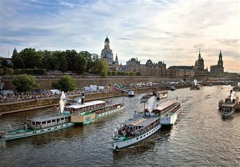 Flottenparade In Der Elbflorenz Am Mai Mrb Meinreisebus