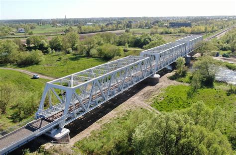 Półmetek przebudowy peronów i torów na odcinku Lubartów Parczew na