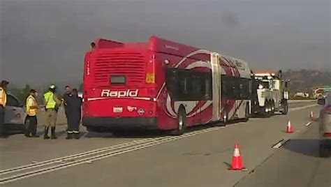 Mts Bus Crashes With Car On I 15 Near Escondido Fox 5 San Diego