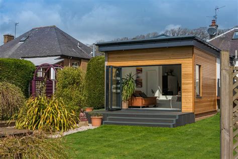 What Is The Difference Between An Orangery Sunroom And A Conservatory