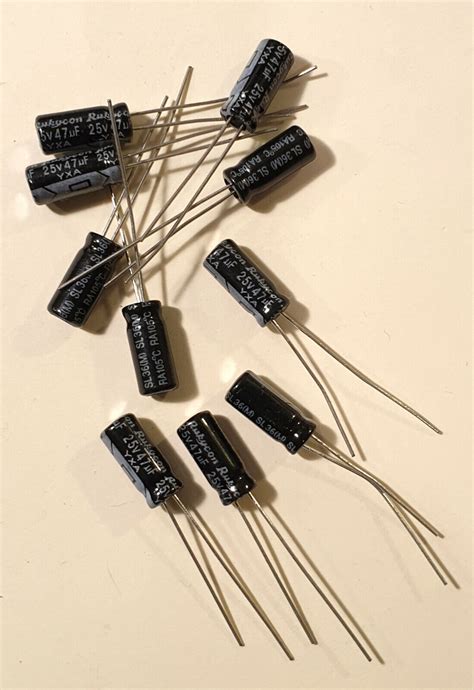 LOT DE 10 CONDENSATEURS 47µF 25 Volts SORTIES RADIALES eBay