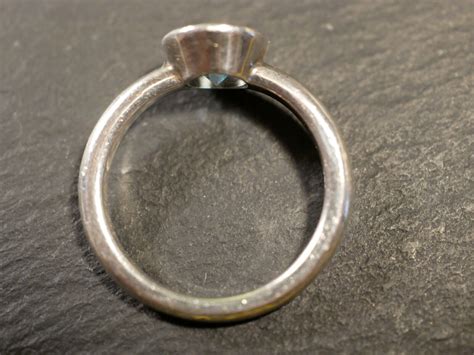 Wunderbarer Silber Ring Hellblauer Facettierter Besatz C D Design