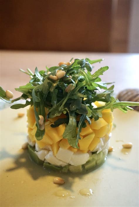 Avocado Mango Mozzarella Salat Sabrinakocht