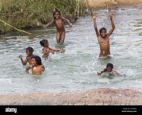 Thai Girls Bathing Rivers Mega Porn Pics