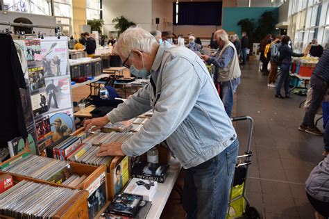 Plus De Disques Vinyles Vendre Bient T Cherbourg