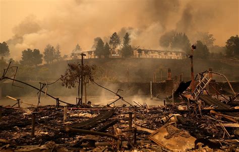 Le Bilan Des Incendies De Forêt En Californie Grimpe à Plus De 30 Morts