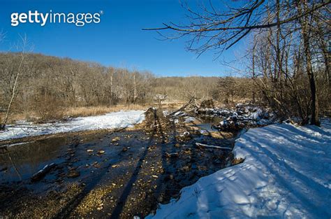 Castlewood State Park in Snow Long Shadows by Kiefer Creek 이미지