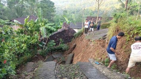 Update Bencana Tanah Longsor Trenggalek Rumah Rusak