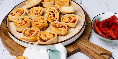 Recept Flammkuchensnacks Met Salami En Geroosterde Paprika Tante Fanny