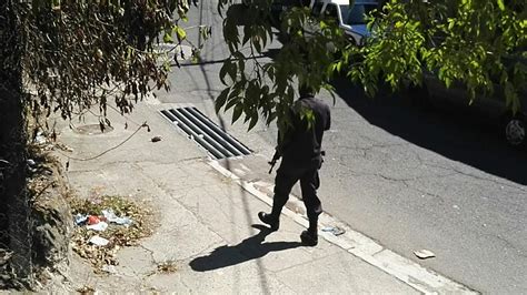 Polic A En Licencia Mata A Dos Pandilleros Y Deja Uno Herido En Defensa