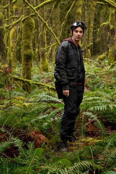 The 100 Interview: Devon Bostick Teases Turmoil, Danger to Come - TV ...