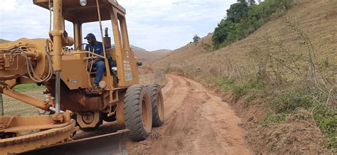 A Secretaria De Agricultura Intensifica Os Trabalhos Nas Estradas