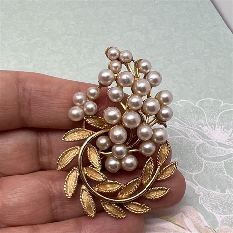 Vintage Signed Lisner Gold Tone Faux Pearl Figural Fl Gem