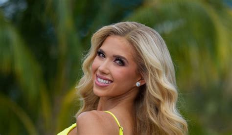 Chiefs Gracie Hunts Bikini Photos During Cabo Vacation Go Viral