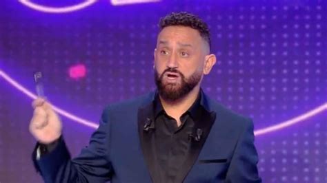 Cyril Hanouna Tonne Les Chroniqueurs Avec Son Tatouage Au Bras