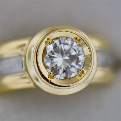 Chunky 18k Ring Bezel Set With 1ct Round Diamond Top Quality