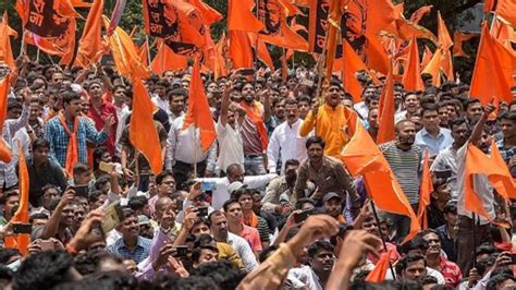 Maratha Quota Stir Jarange Reaches Mumbai Outskirts With Supporters