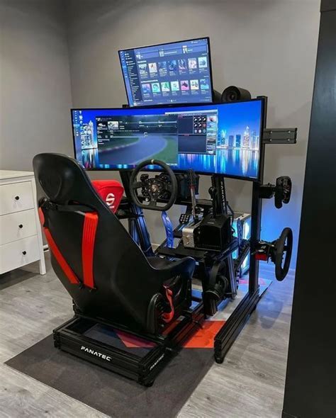 Racing Simulator Cockpit. Formula and GT racing simulator cockpit ...