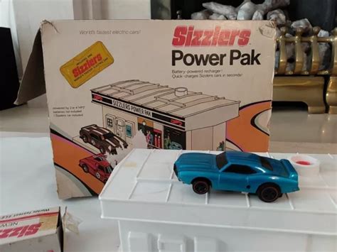 HOT WHEELS MATTEL REDLINE SIZZLERS POWER PAK With Box 1 Car PLS READ