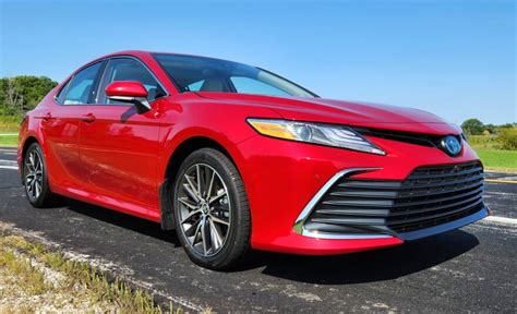 2023 Toyota Camry Xle Hybrid Review Wuwm 897 Fm Milwaukees Npr