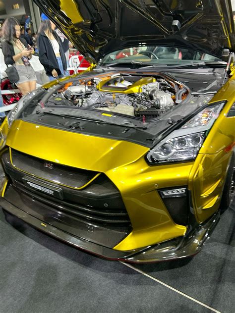 Nissan GTR R35 Top Secret Smoky Nagata | Gtr smokey nagata, Gold