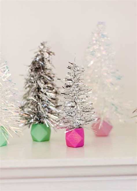 Easy Diy Tinsel Trees Tinsel Tree Christmas Projects Diy Holiday Crafts