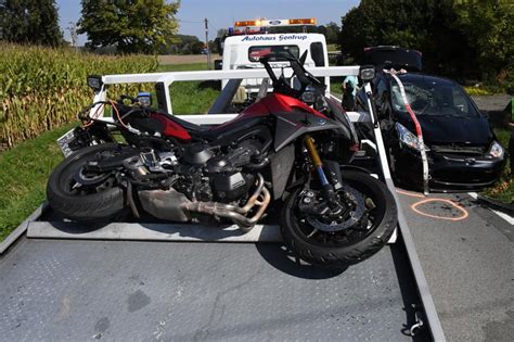 Frau bei Motorrad Unfall in Rheda Wiedenbrück schwer verletzt