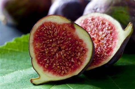 Premium Photo Sliced Fig Close Up