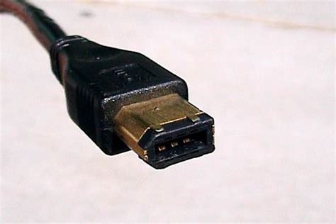 Explain The Differences Between Usb Port And Firewire Port