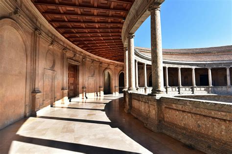 Visita Diurna Guiada A La Alhambra En Grupos Reducidos Y Entradas Sin