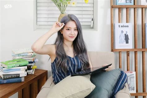 Jang Gyuri Facts On Twitter Call Film Scene Photo Gyuri Fromis