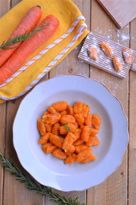 Gnocchi Di Carote Allo Zafferano Primo Piatto Facile Senza Uova La