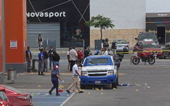 Se produce balacera e incendio en Plaza Forum Telediario México