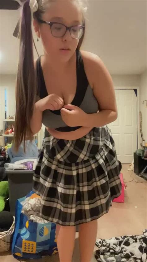 I Love Showing Off My Tits For You Daddy Scrolller