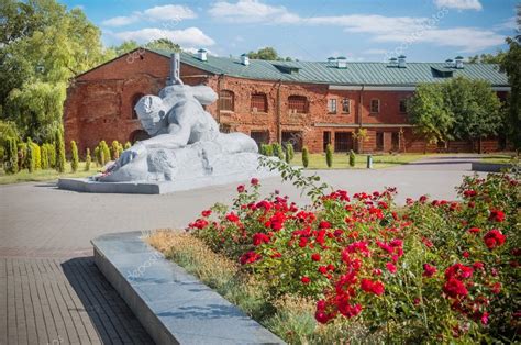 Monument , Brest fortress, Belarus — Stock Photo © Kruchenkova #85437588