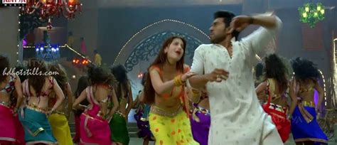 Yevadu Shruti Hassan Hot In Pimple Dimple Song Indian Actress Wallpapers Photos And Movie Stills