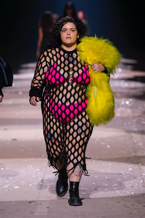 Este Detalle Tiene M S De A Os Y Es La Clave Para El Naked Dress Del Verano Vogue Espa A