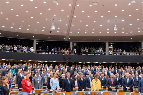 El Parlamento Rinde Homenaje A Las V Ctimas De Las Inundaciones En