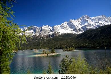 Eibsee Mit Zugspitz Garmischpartenkirchen Bayern Deutschland Stock