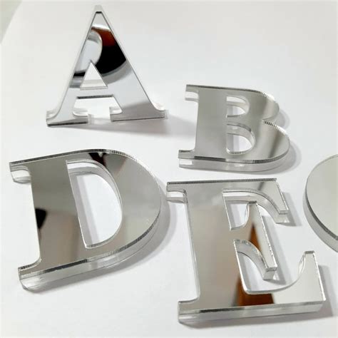 Letras Em Acrílico Espelhado - Letras em Acrílico espelhado - Cambria Bold | Shopee Brasil