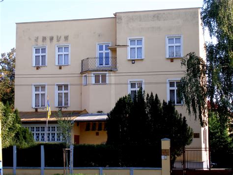 konsulstvo ukrayini priasiv