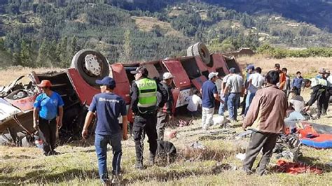 Al menos 20 muertos y 6 heridos por accidente de autobús