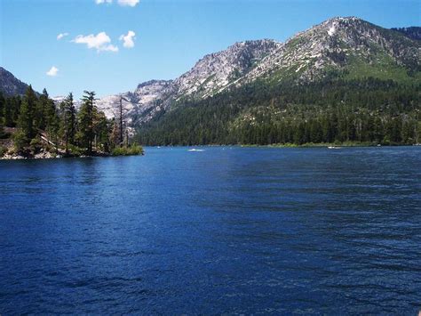 Beautiful Lake Tahoe - HDR Photo | HDR Creme